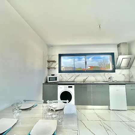 L'actuel,new Studio, Parking, Air Conditioning *