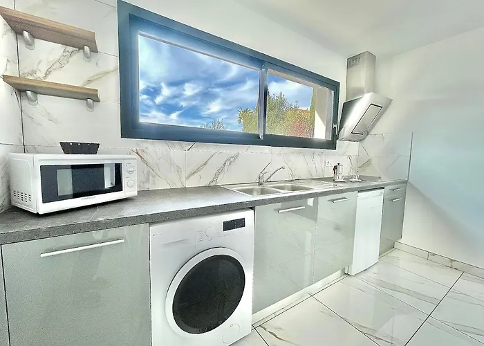 L'actuel,new Studio, Parking, Air Conditioning